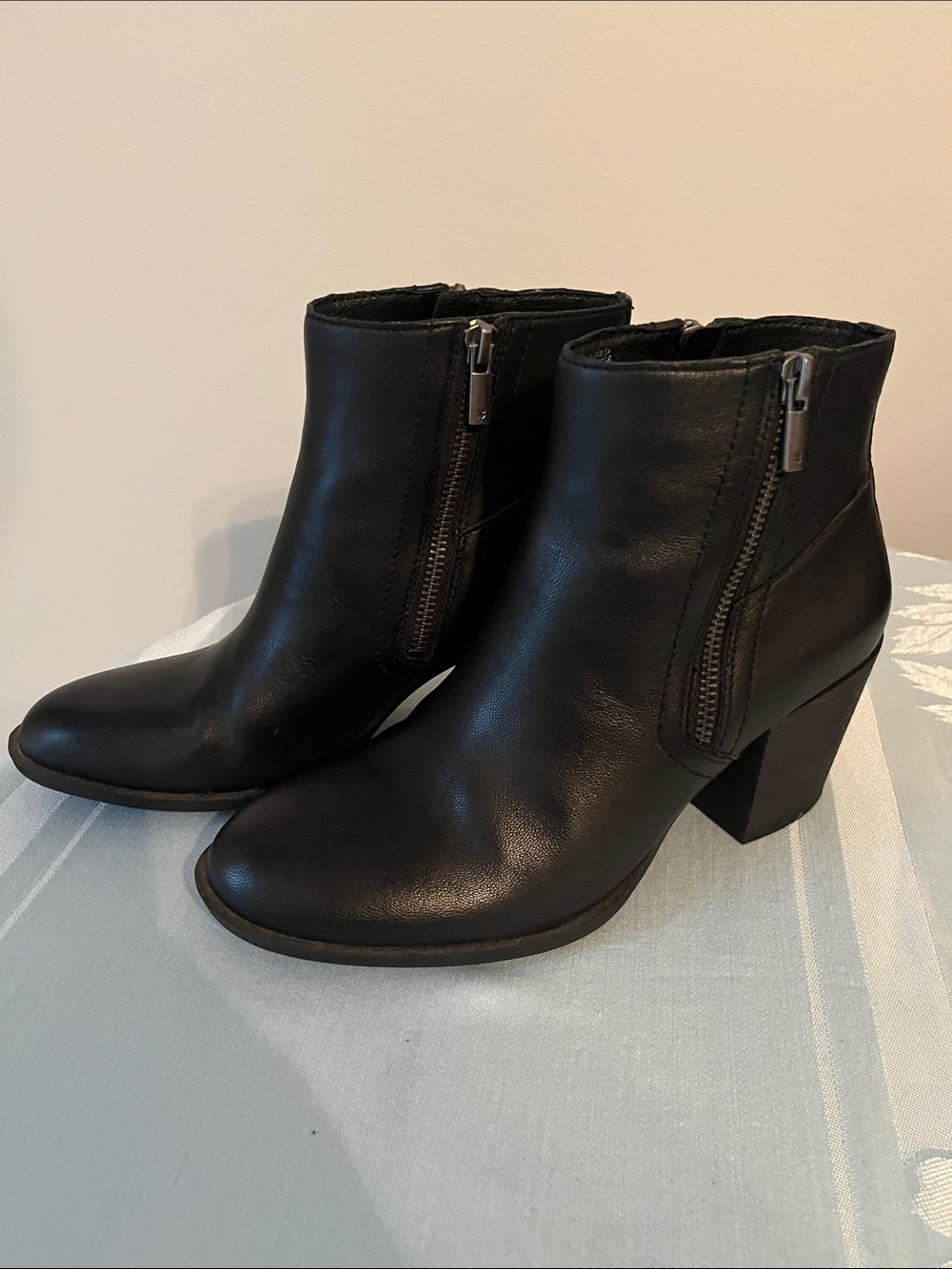Lucky Brand Glove Nappa Black Leather Ankle Boots size 7.5 EUC